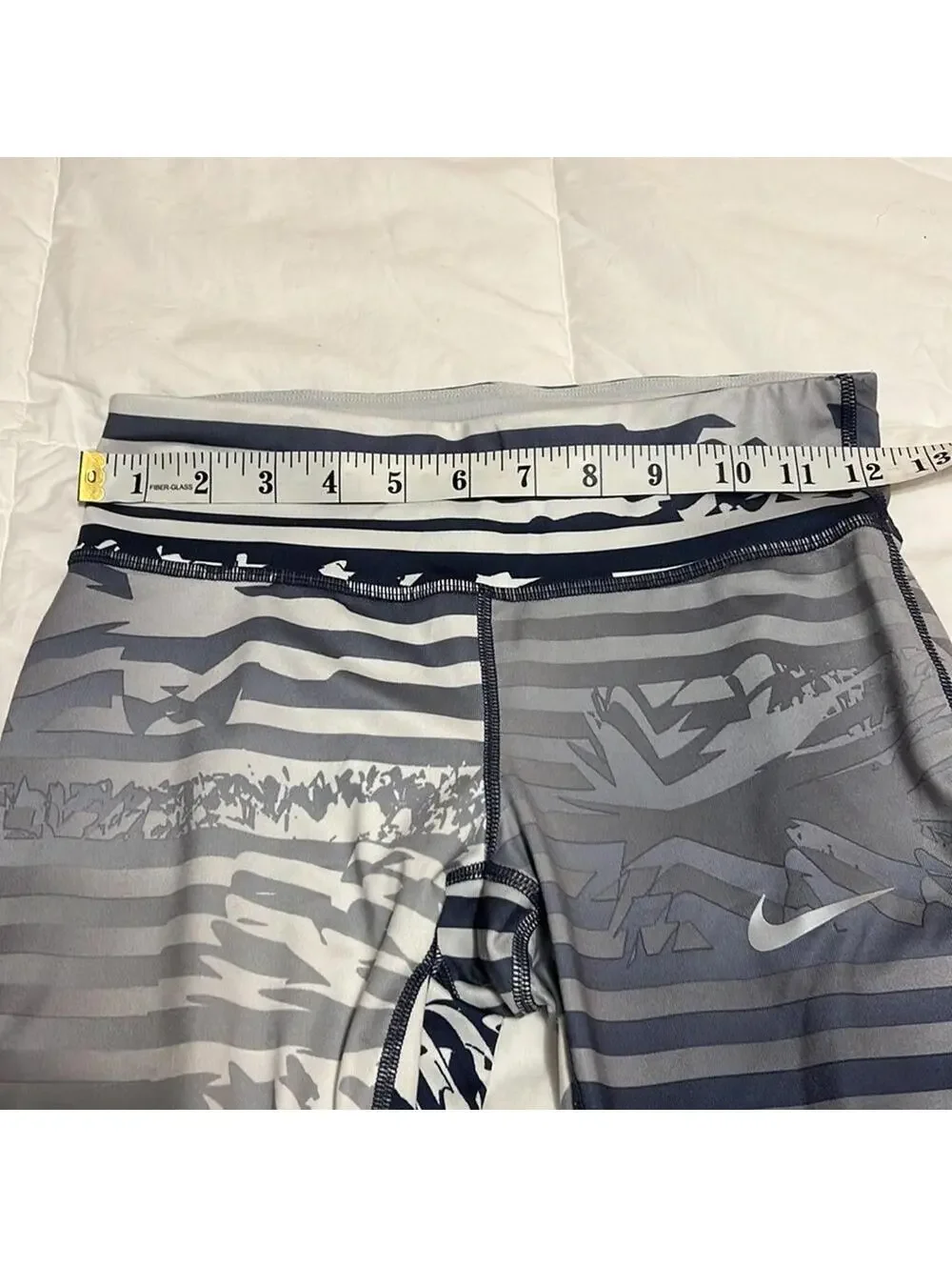 Nike Dri-Fit Capri Leggings Gray Abstract Wave Print Women's XS - Picture 7 of 7